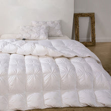 Load image into Gallery viewer, Fluffy Goose Down Duvet