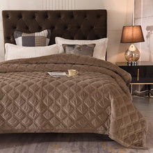 Load image into Gallery viewer, Luxury Velvet Quilt Set King Size, Lightweight Velvet Comforter Set 