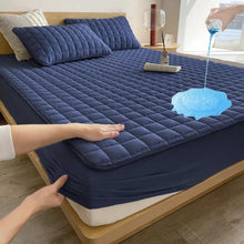 Load image into Gallery viewer, Waterproof Mattress Pad Protector, Breathable Quilted Mattress Cover Noiseless Waterproof Fitted Sheet Mattress Topper