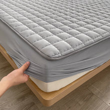 Load image into Gallery viewer, Waterproof Mattress Pad Protector, Breathable Quilted Mattress Cover Noiseless Waterproof Fitted Sheet Mattress Topper