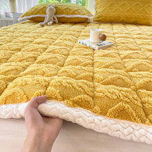 Load image into Gallery viewer, Soft Cotton Bed Mattress Topper With Plush Down Alternative Fill 