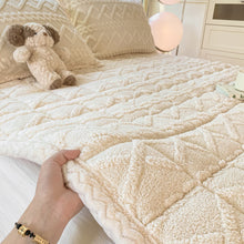 Load image into Gallery viewer, Soft Cotton Bed Mattress Topper With Plush Down Alternative Fill 