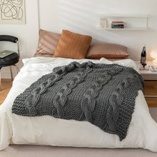 Load image into Gallery viewer, Non-shedding Cable Knit Chunky Blanket - Breathable Cool