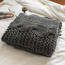 Load image into Gallery viewer, Non-shedding Cable Knit Chunky Blanket - Breathable Cool