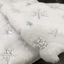 Load image into Gallery viewer, Classic Faux Fur Christmas Tree Skirt