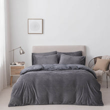 Load image into Gallery viewer, Velvet Flannel Duvet Cover Set, 3 Pieces Zippered Comforter Cover Set