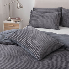 Load image into Gallery viewer, Velvet Flannel Duvet Cover Set, 3 Pieces Zippered Comforter Cover Set