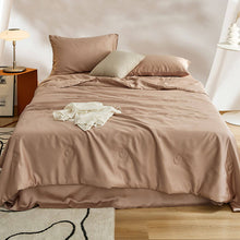 Load image into Gallery viewer, Cool Silk Blanket , Cold Quilt for Hot Sleepers