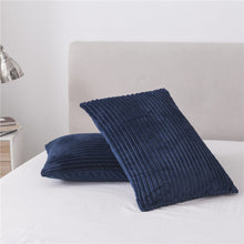 Load image into Gallery viewer, Velvet Flannel Duvet Cover Set, 3 Pieces Zippered Comforter Cover Set