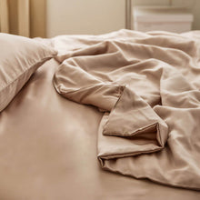 Load image into Gallery viewer, Cool Silk Blanket , Cold Quilt for Hot Sleepers