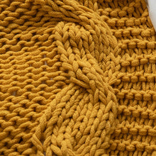 Load image into Gallery viewer, Non-shedding Cable Knit Chunky Blanket - Breathable Cool