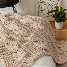 Load image into Gallery viewer, Non-shedding Cable Knit Chunky Blanket - Breathable Cool