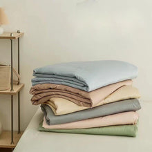 Load image into Gallery viewer, Cool Silk Blanket , Cold Quilt for Hot Sleepers