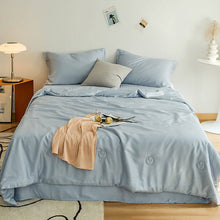 Load image into Gallery viewer, Cool Silk Blanket , Cold Quilt for Hot Sleepers
