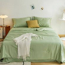 Load image into Gallery viewer, Cool Silk Blanket , Cold Quilt for Hot Sleepers