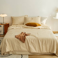 Load image into Gallery viewer, Cool Silk Blanket , Cold Quilt for Hot Sleepers
