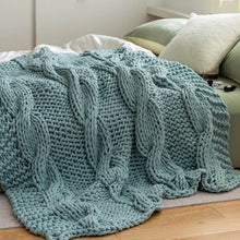 Load image into Gallery viewer, Non-shedding Cable Knit Chunky Blanket - Breathable Cool