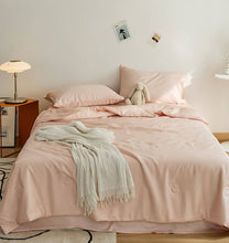 Load image into Gallery viewer, Cool Silk Blanket , Cold Quilt for Hot Sleepers