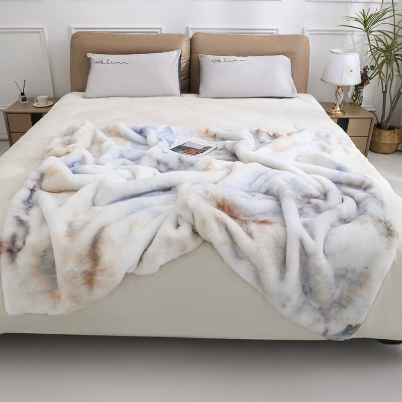 Faux Fur Blanket - Heavy Weight, Extra Soft Blanket - Machine Washable